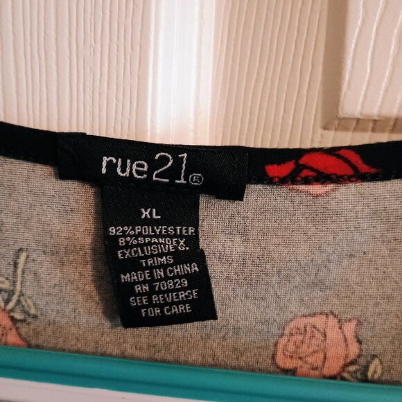 Rue 21 Black Red Rose Womens Bodysuit, XL, V Neck, New - Picture 3 of 4